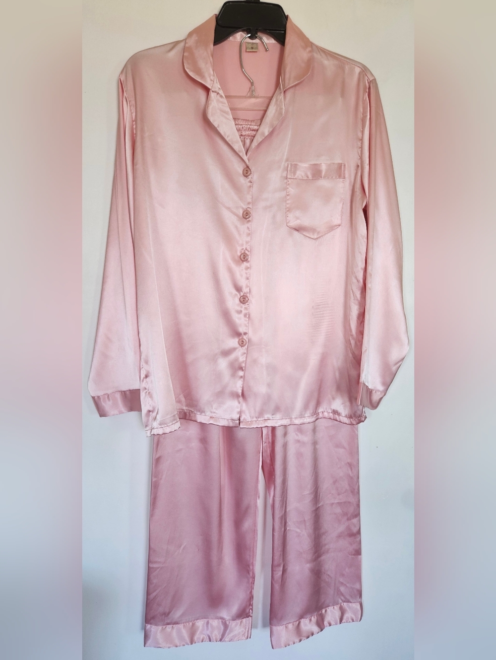 Source Unknown Soft Beautiful Pink Satin Pajama Two Piece Set